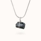 Schwarze Turmalin Rohstein Halskette Silber