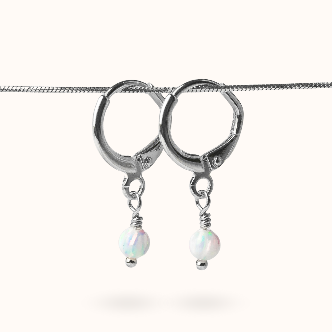 Fijne lijn oorbellen opaal (Purity) bal zilver