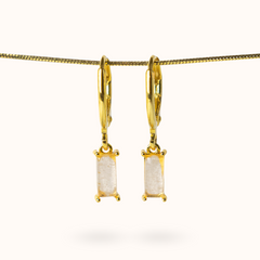Fijne lijn oorbellen Rozenkwarts (Love) Rechthoek Goud