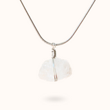 Bergkristal ruwe steen ketting zilver