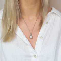 Necklace Hands White Quartz (Positivity) Silver