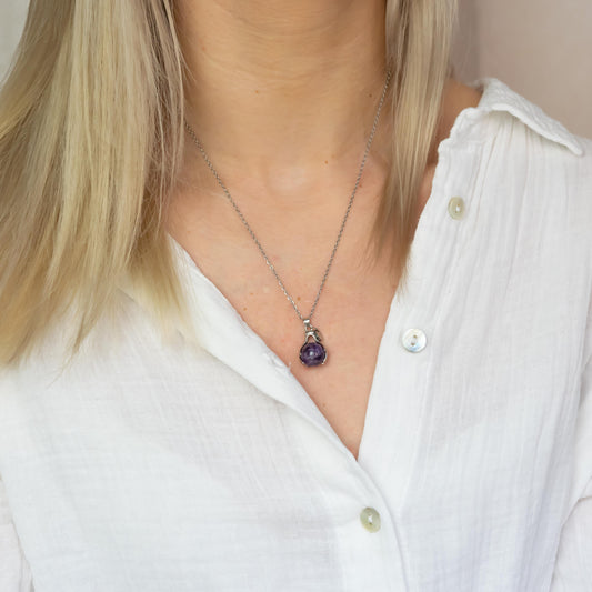 Amethyst Embrace Necklace Silver