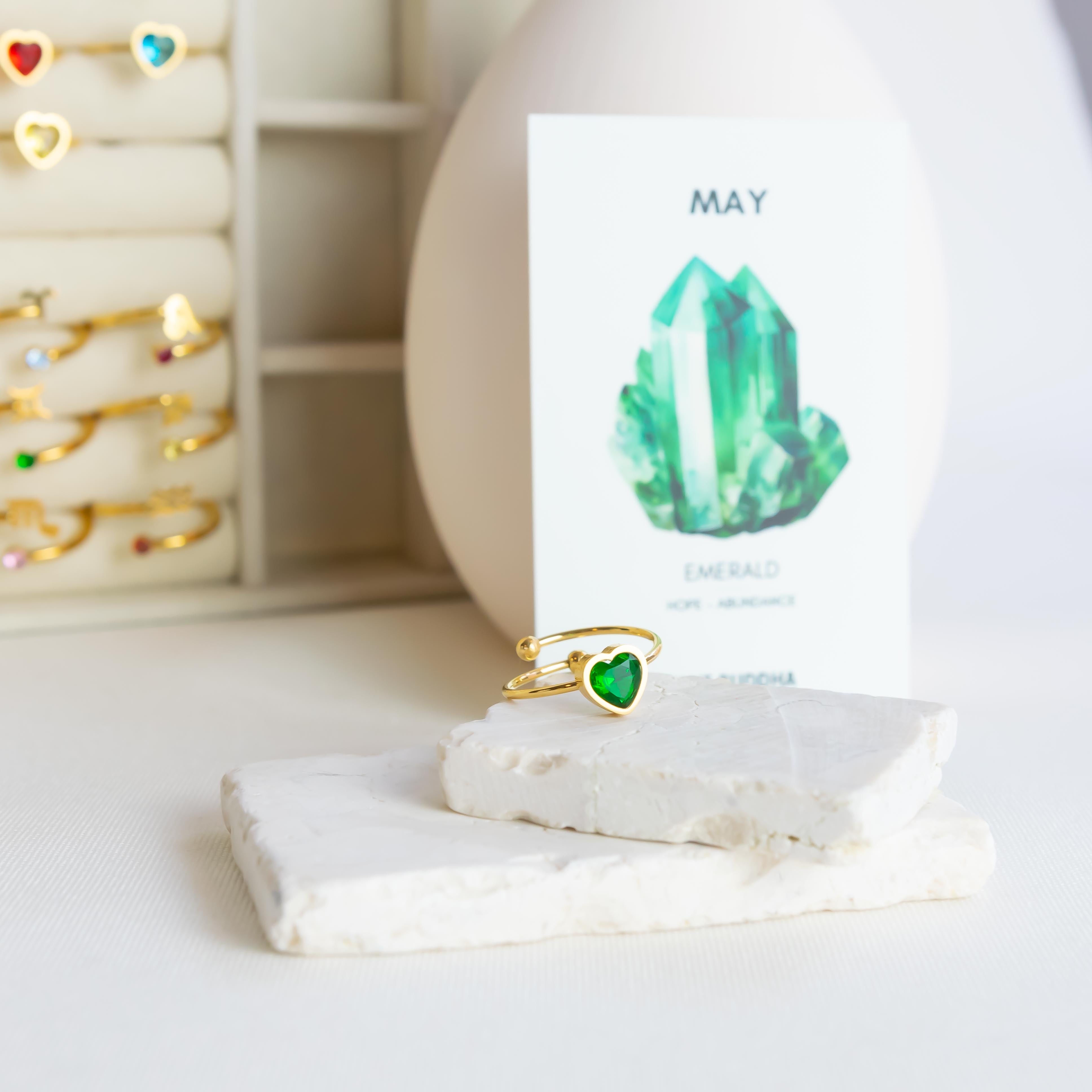 Herzring mit Geburtsstein für Mai – Smaragd