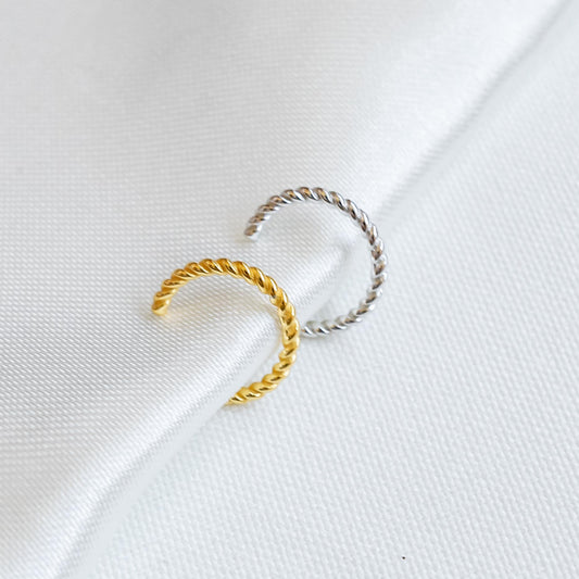 Verdrehter Ohrschmuck